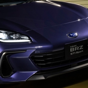 これぞホントの“ディープパープル”？　200台限定のスバル「BRZ STIスポーツ“パープルエディション”」発売 ...